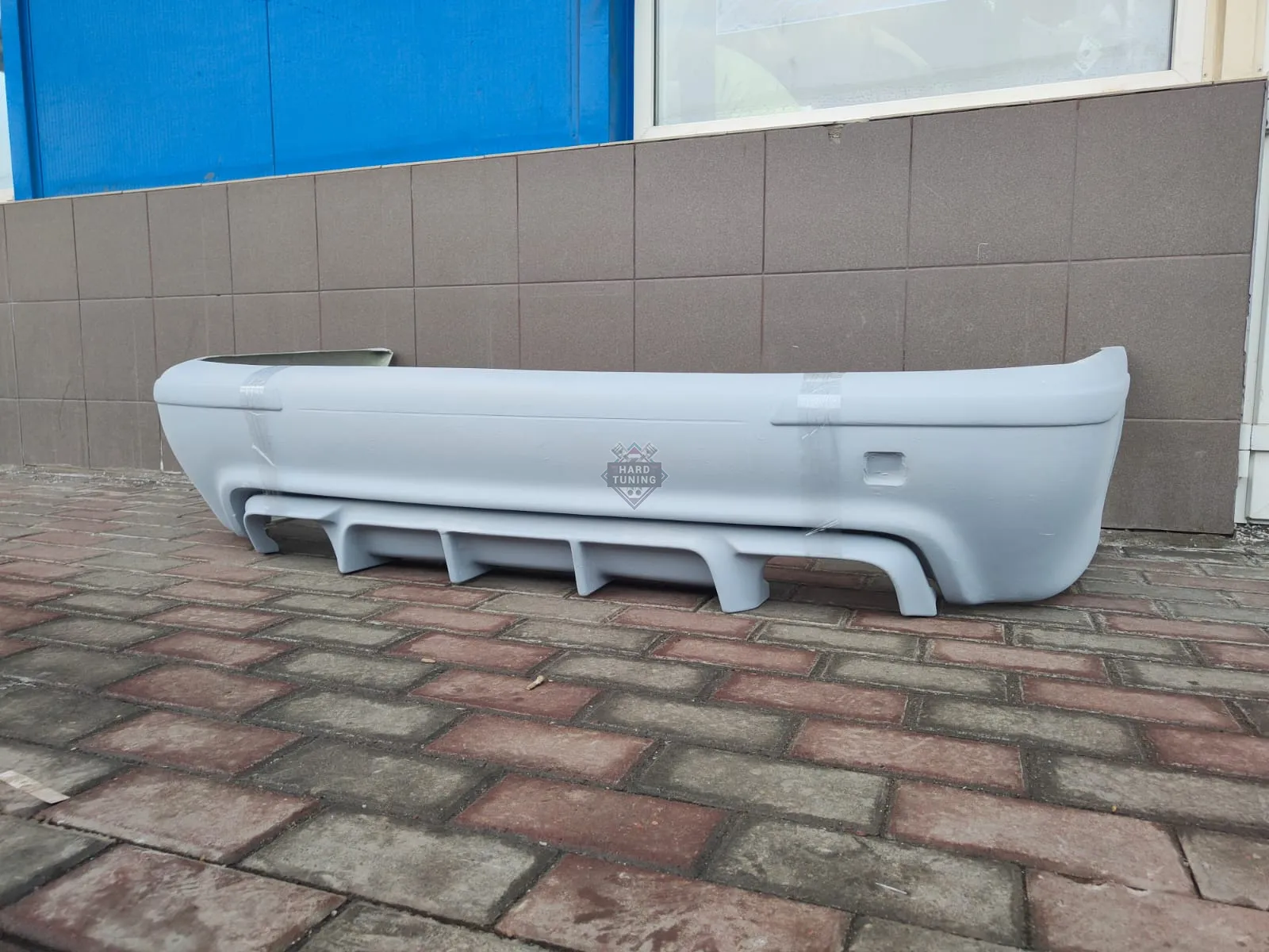 Задний бампер M5 BMW E39 с Диффузором