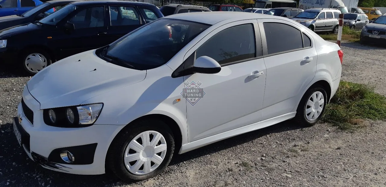 Накладки на пороги Chevrolet Aveo