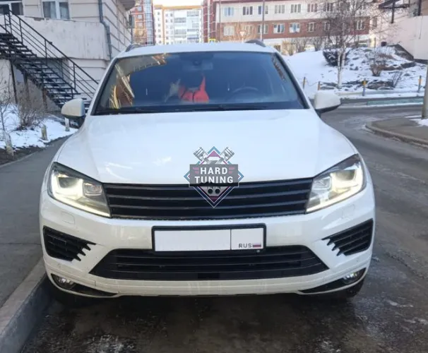 Решетка радиатора Volkswagen Touareg 2015-2018