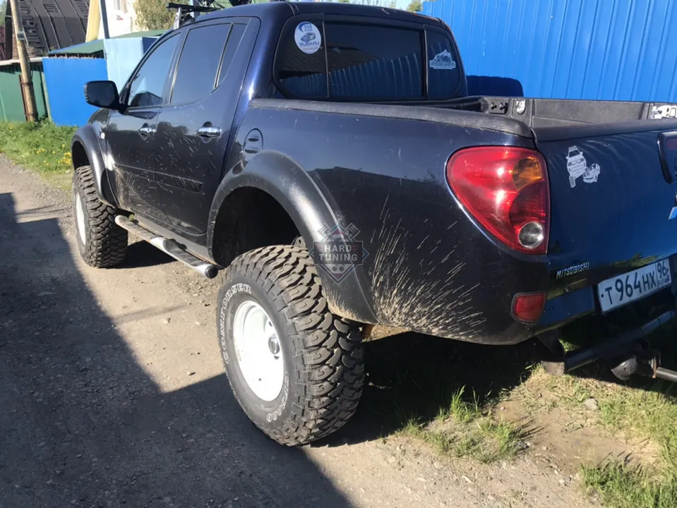 Расширители колесных арок Mitsubishi L200 (2010-2014) Короткий кузов +60 мм