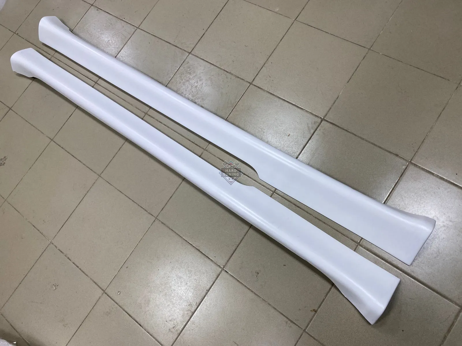 Накладки на пороги R32 Volkswagen Golf 4 3D (3 двери)