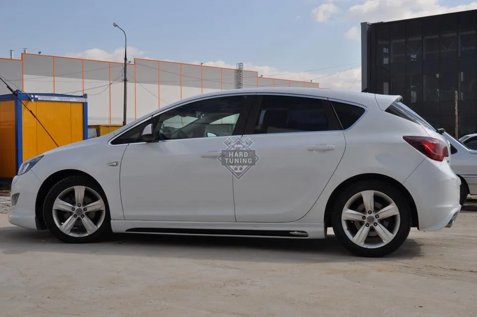Обвес Rieger Opel Astra J