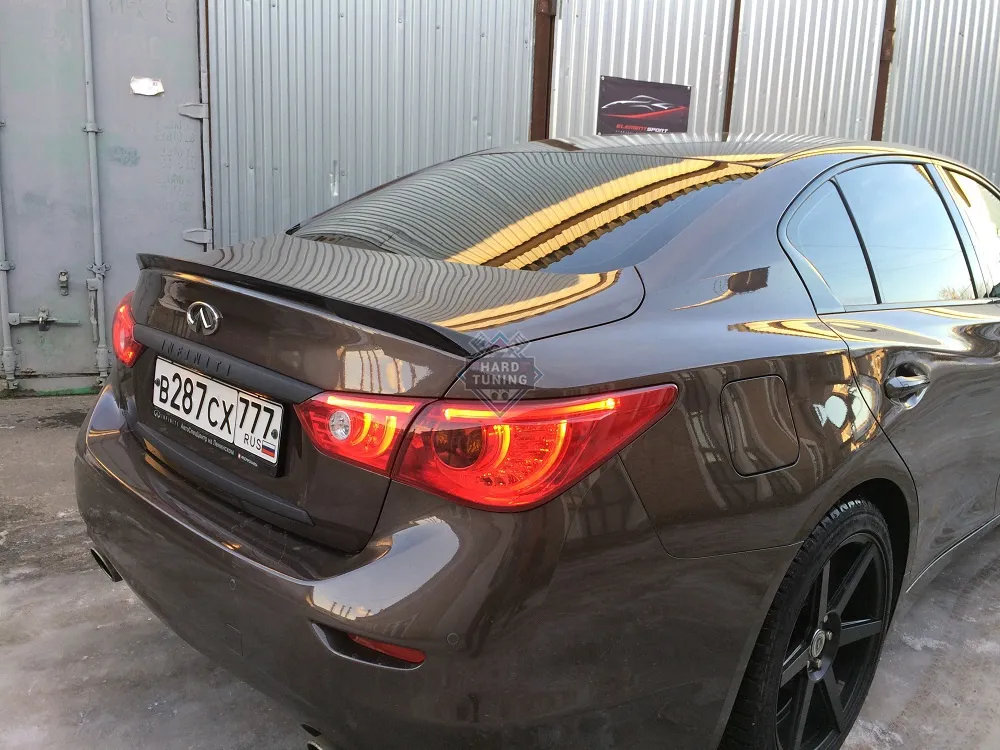 Спойлер лип с вырезом по центру Infiniti Q50