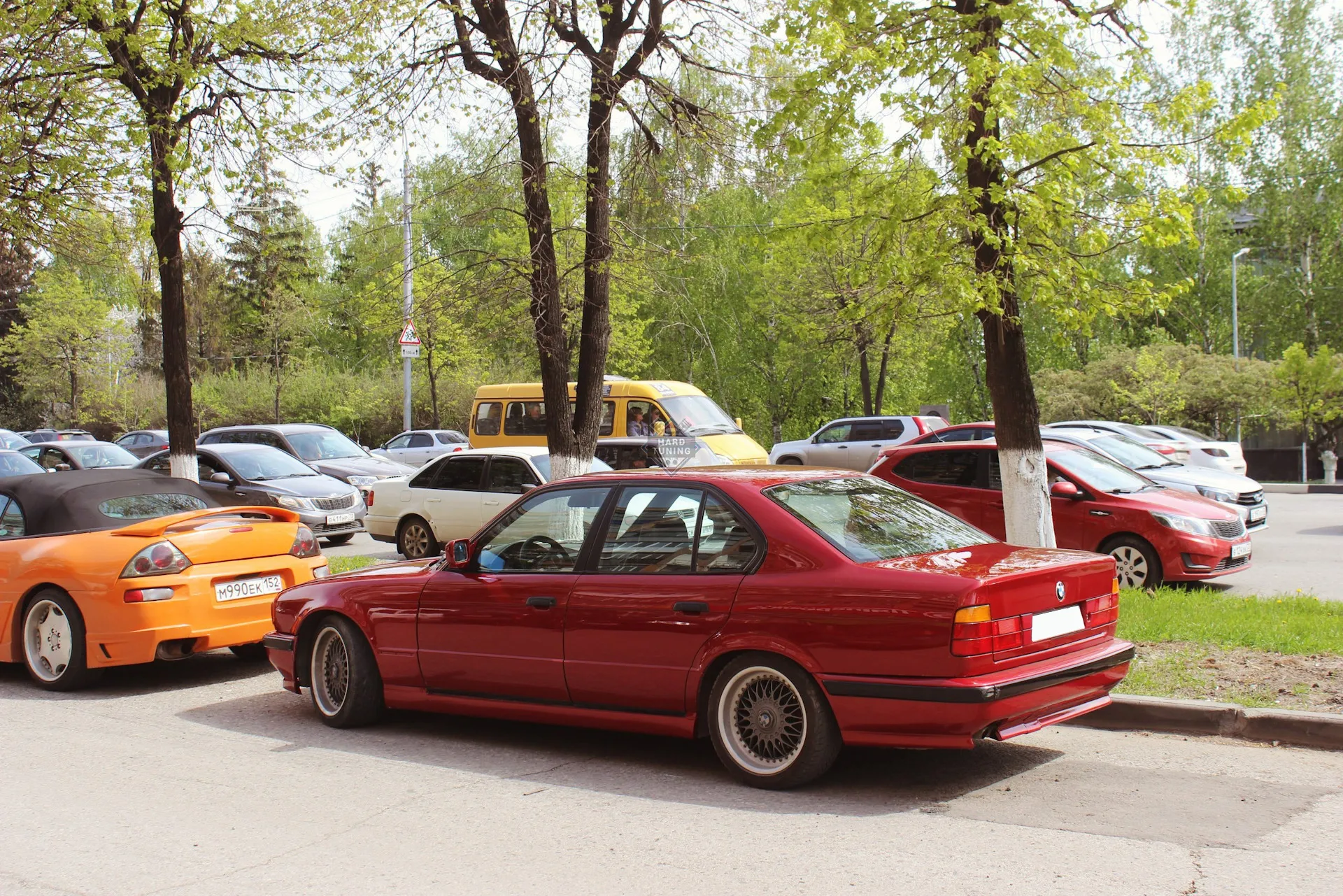 Задний бампер M-TECHNIK BMW E34 с заглушкой под фаркоп