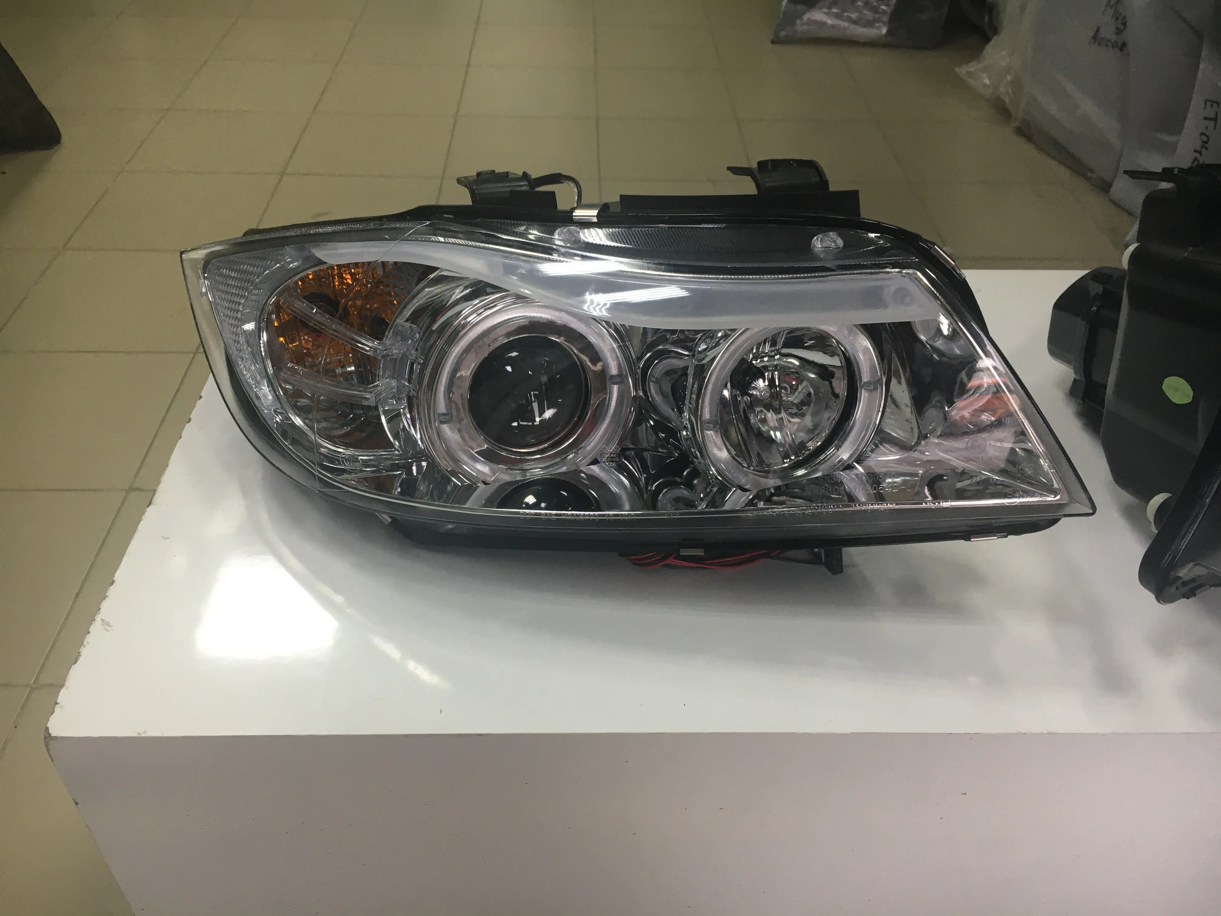 Передние фары BMW E90/E91 (2005-2008) HEADLIGHTS ANGEL EYES fits хром