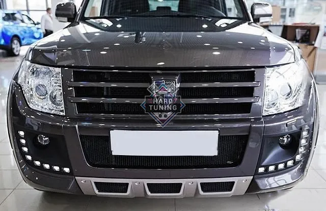Решетка радиатора V2 (под логотип) Broomer Design Mitsubishi Pajero 4 (2006-2015)