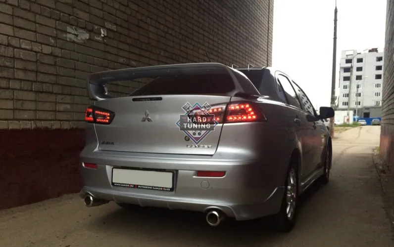 Накладка на задний бампер ZODIAK под двойной выхлоп Mitsubishi Lancer 10 (2007-2016) ABS платсик