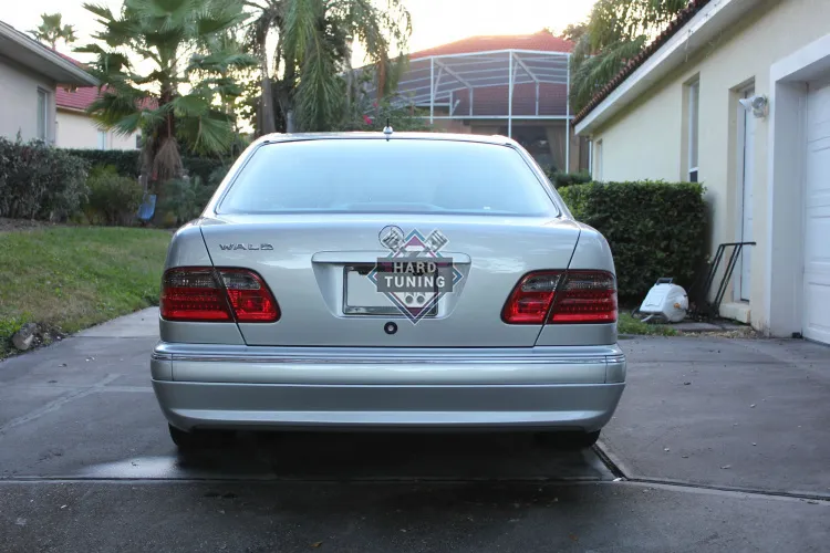 Накладка на задний бампер WALD INTERNATIONAL Mercedes E-Class W210