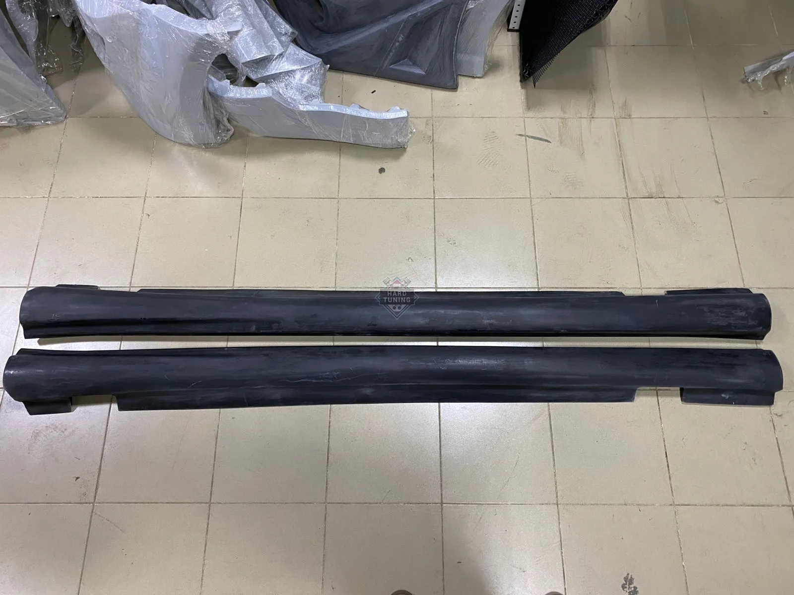 Накладки на пороги AMG 6.3 Mercedes W211