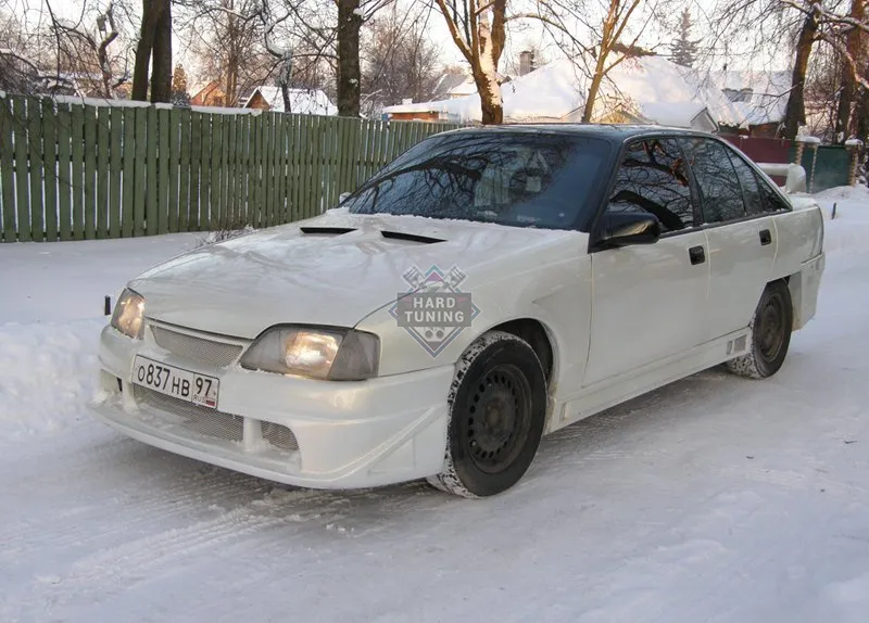 Передний бампер Rieger Opel Omega A