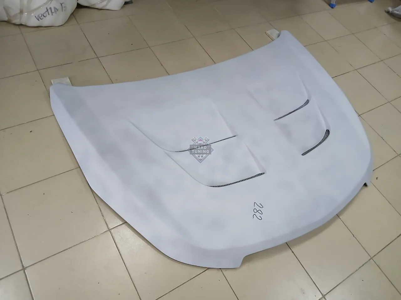 Капот с жабрами Chevrolet Cruze