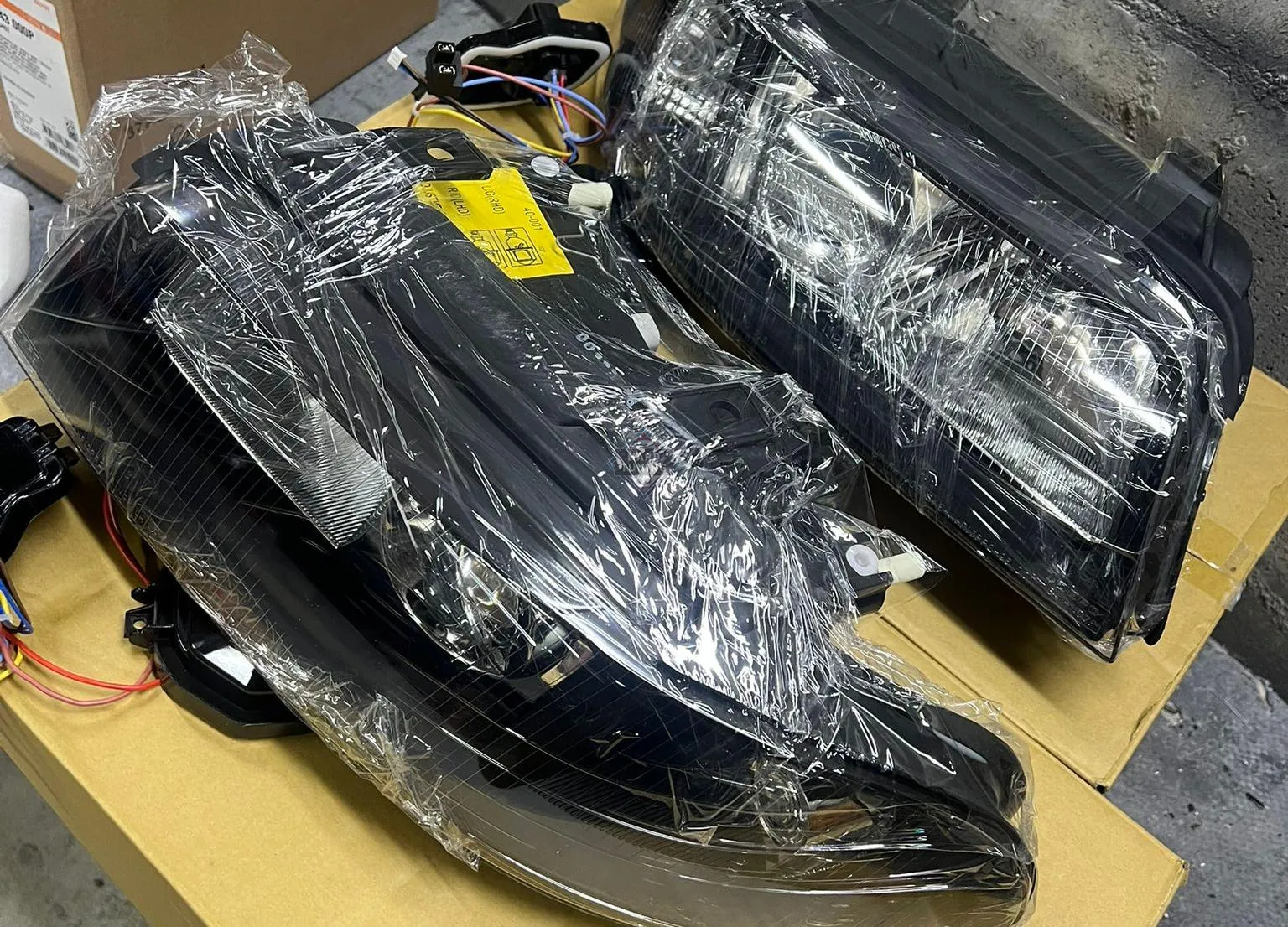 Передние фары AUDI A4 B5 1999-2000 HEADLIGHTS fits черные