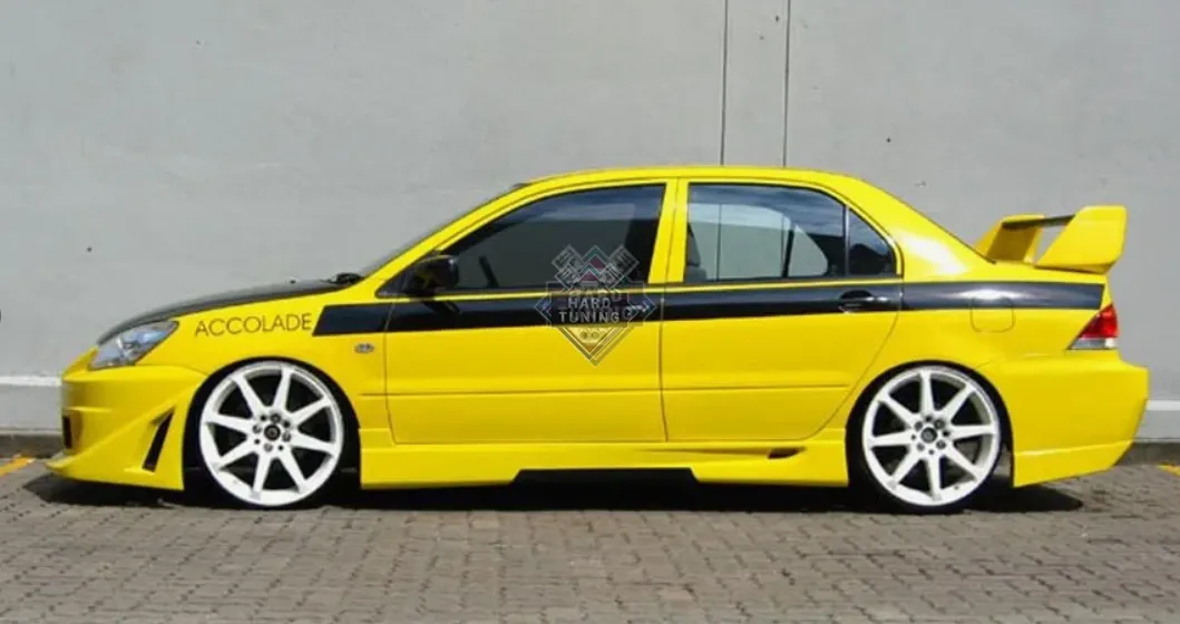 Передние крылья Accolade Mitsubishi Lancer 9