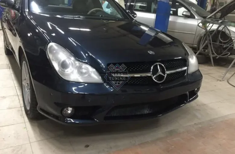 Передний бампер AMG Mercedes CLS-Class C219 (2004-2010)