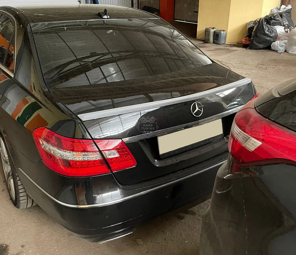 Спойлер лезвие (по середине угол) Mercedes E-Class W212