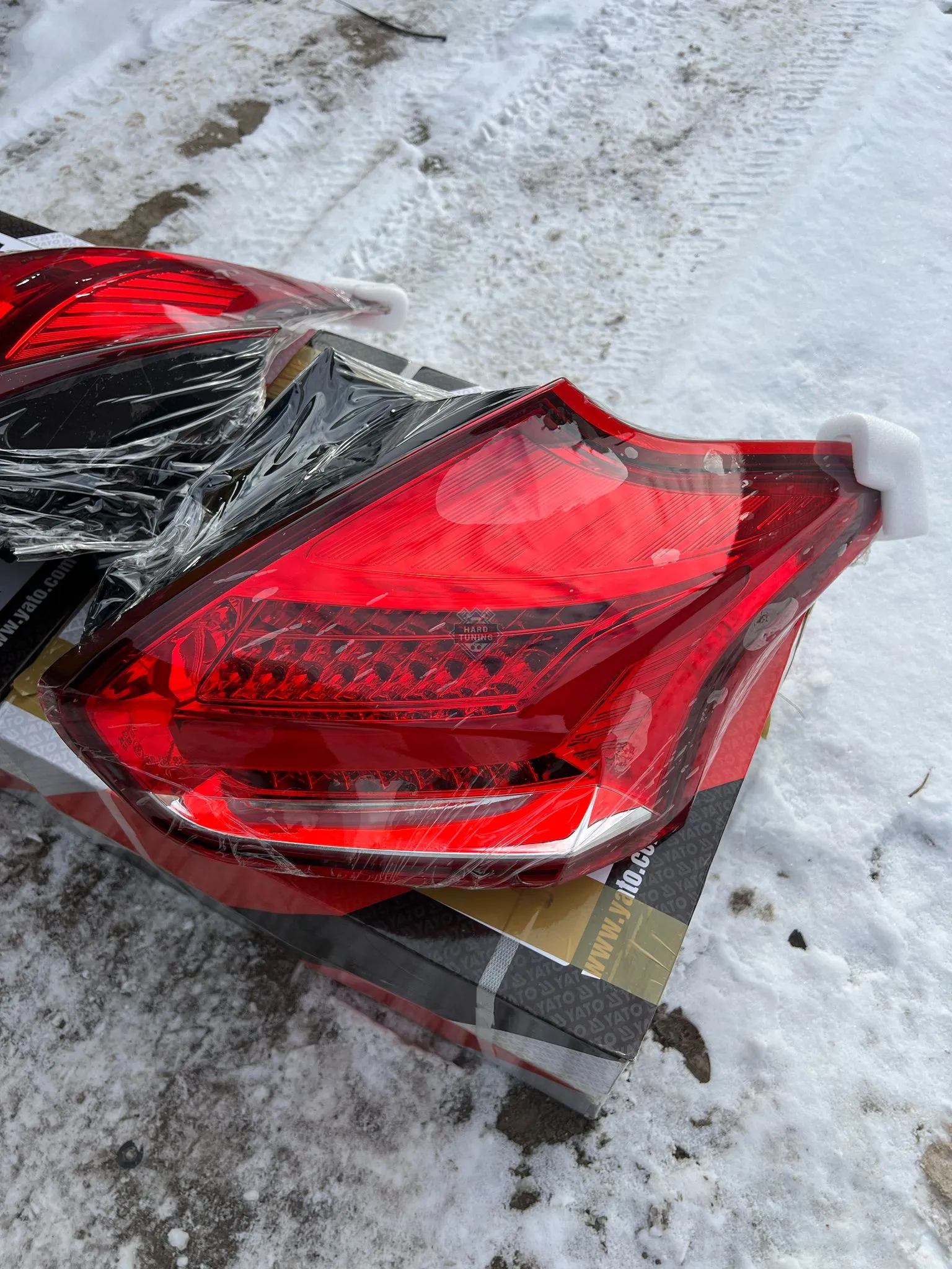 Задние фонари Ford Focus 3 (2015-2018) Hatchback SEQ LED красно-белые