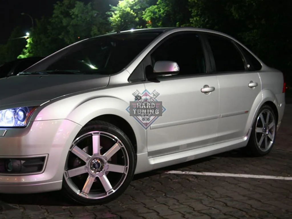 Накладки на пороги ST Ford Focus 2 2004-2011 седан, хетчбек 4-5D