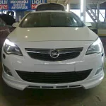 Накладка на передний бампер Opel Astra J