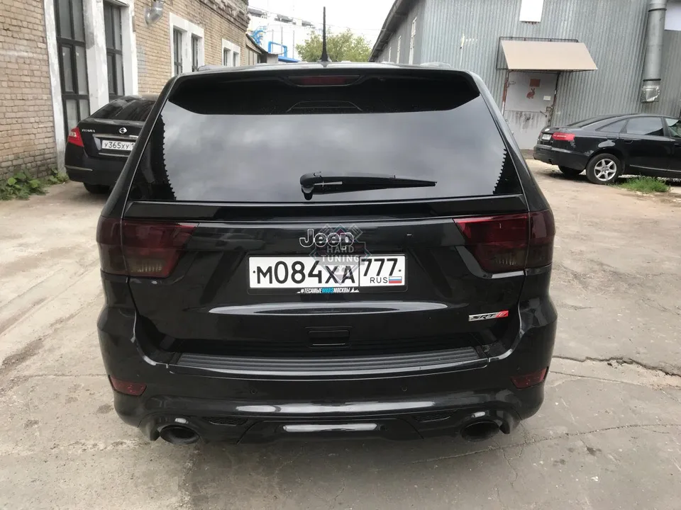 Спойлер нижний под стекло Jeep Grand Cherokee 4