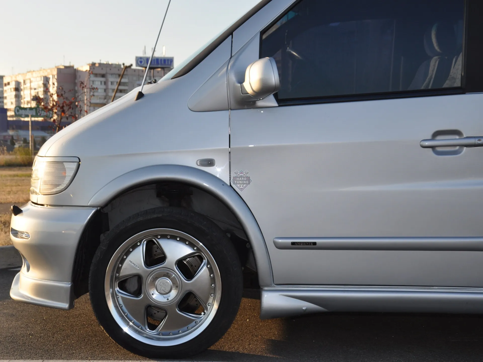 Накладки на пороги AMG Mercedes Vito (W638)