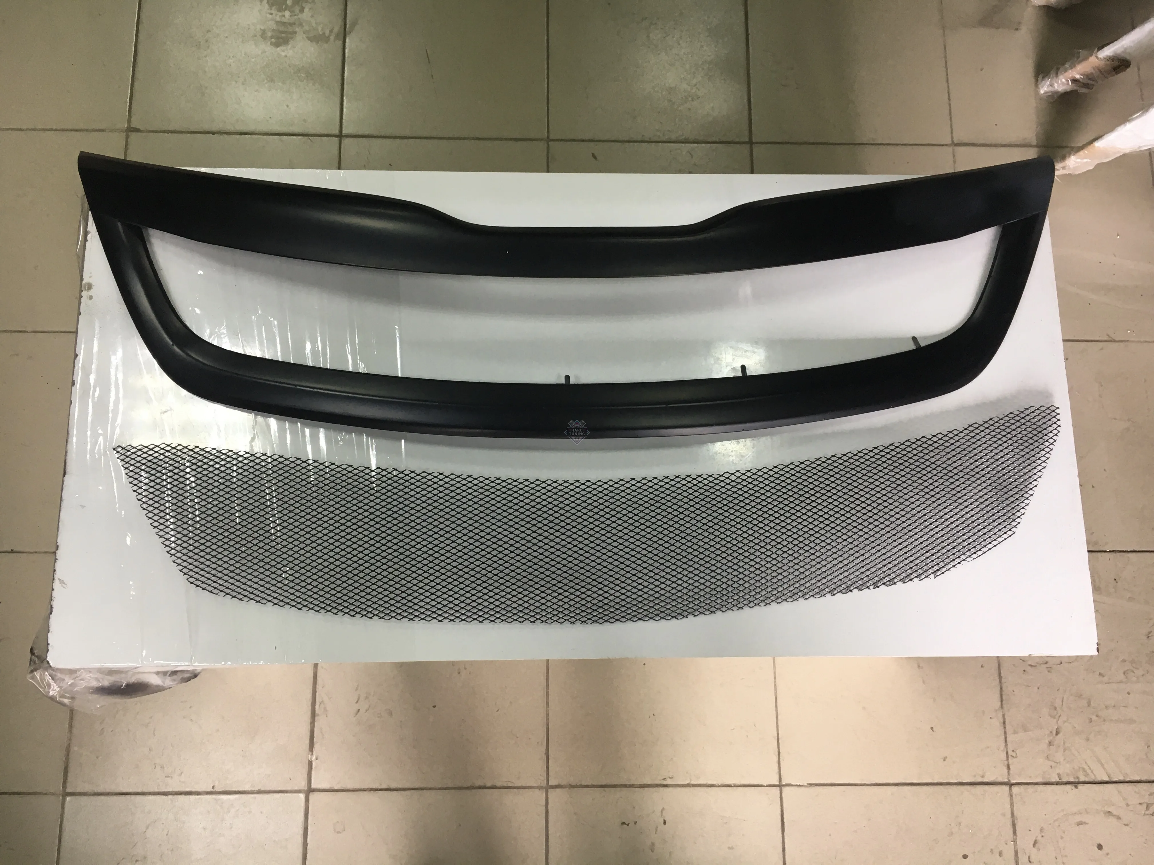 Накладка на решетку радиатора GT KIA Rio 3 рестайлинг