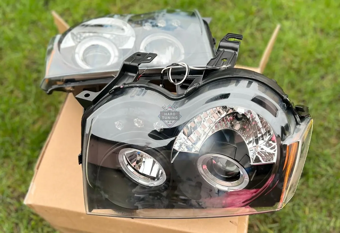 Передние фары Jeep Grand Cherokee (2005-2008) Angel Eyes черные