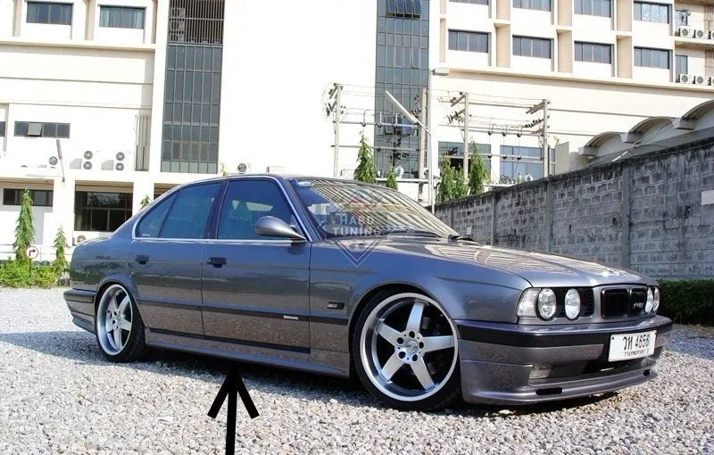 Накладки на пороги ZENDER BMW E34