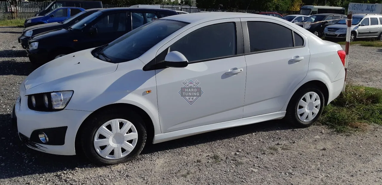 Накладки на пороги Chevrolet Aveo