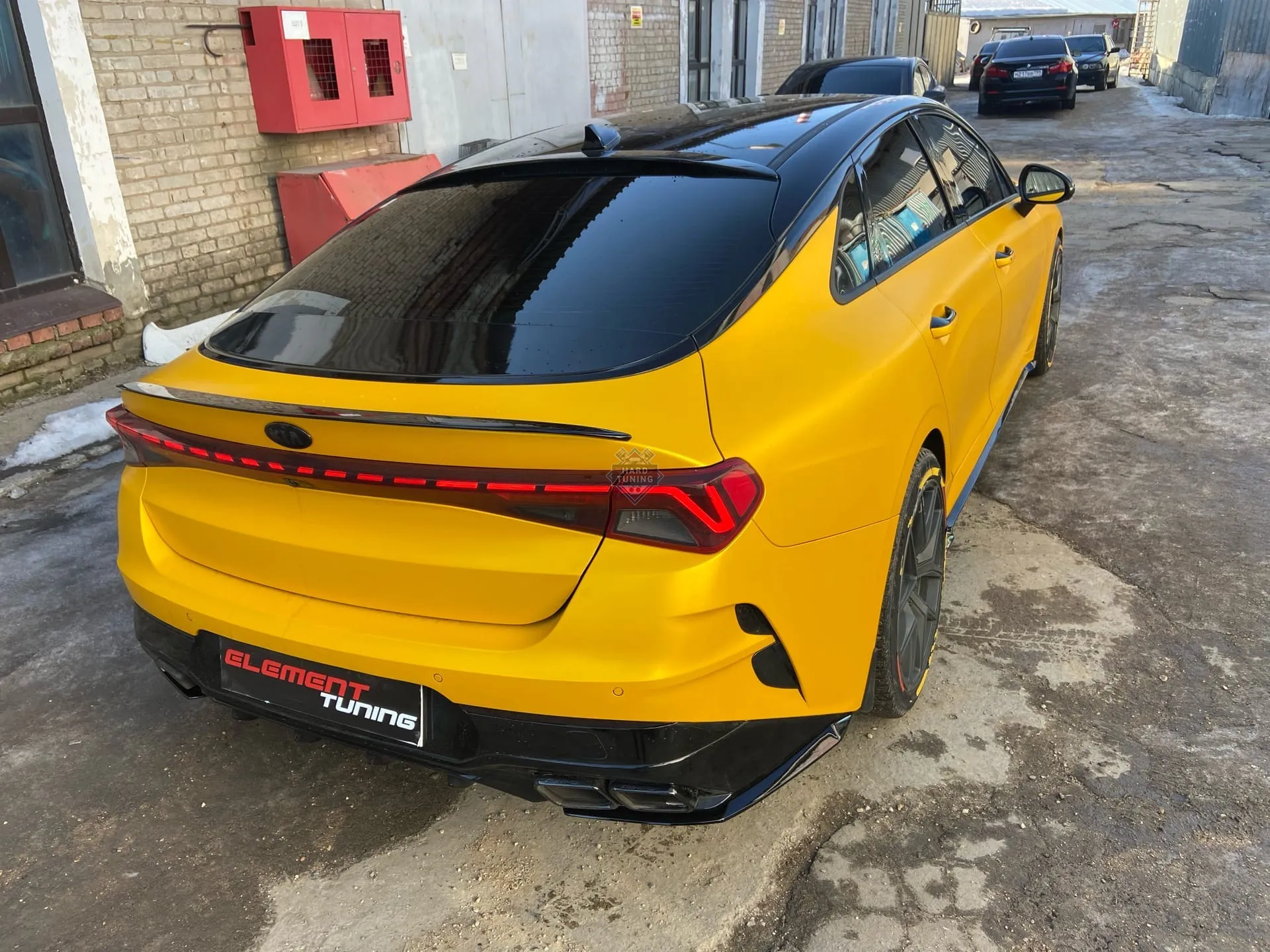 Обвес из сплиттеров и элеронов KIA K5 обычная версия