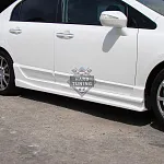 Накладки на пороги INGS EXTREEM Honda Civic 8 4D