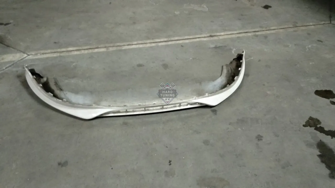 Накладка на передний бампер CSR Volkswagen Golf 5
