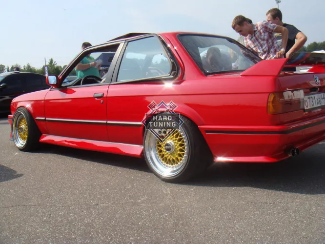 Накладки на пороги M3 BMW E30