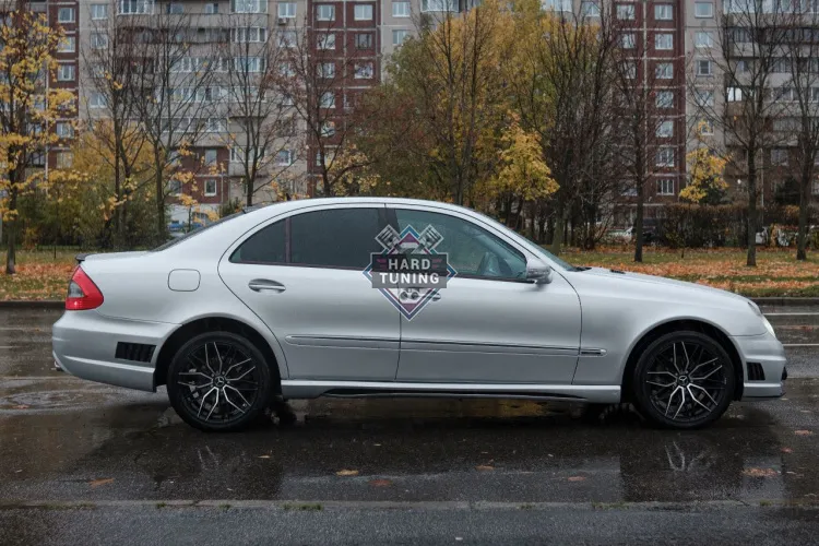 Накладки на пороги WALD Mercedes W211