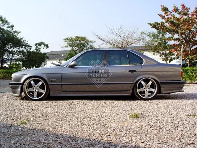 Накладки на пороги ZENDER BMW E34