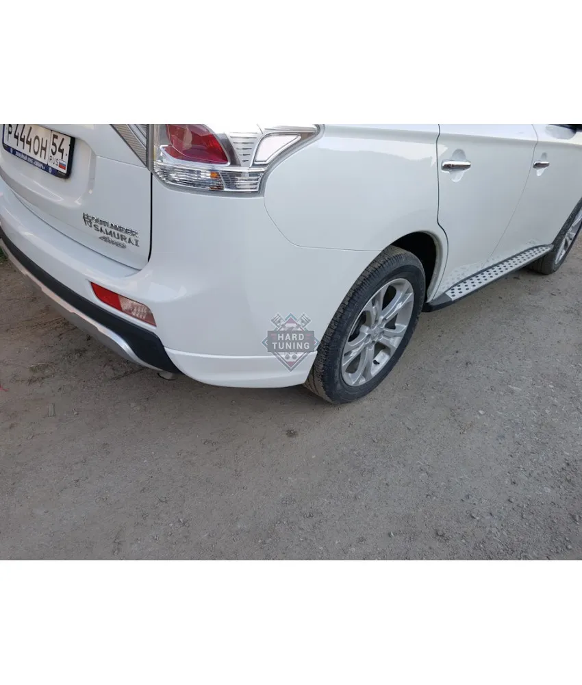 Клыки заднего бампера Mitsubishi Outlander (3rd gen) (2012-2014) Broomer Design