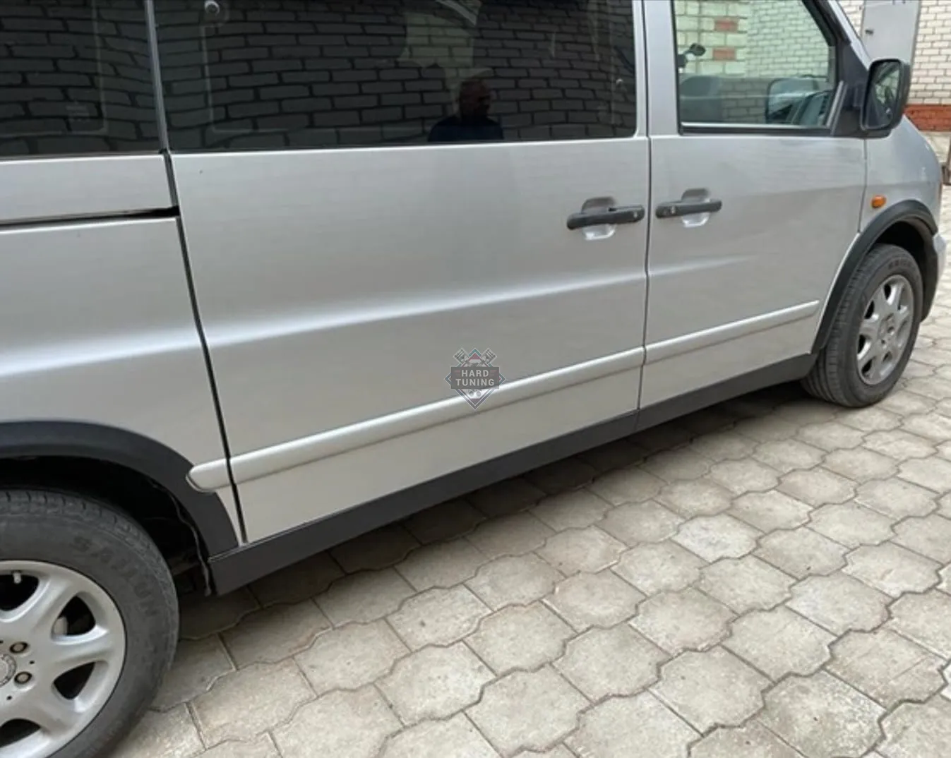 Накладки на пороги HT Mercedes Vito (W638)