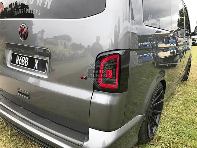 Задние фары VW T5 (2003-2009) / 2010-2015 LED BAR TAIL LIGHTS SMOKE fits черно-красные
