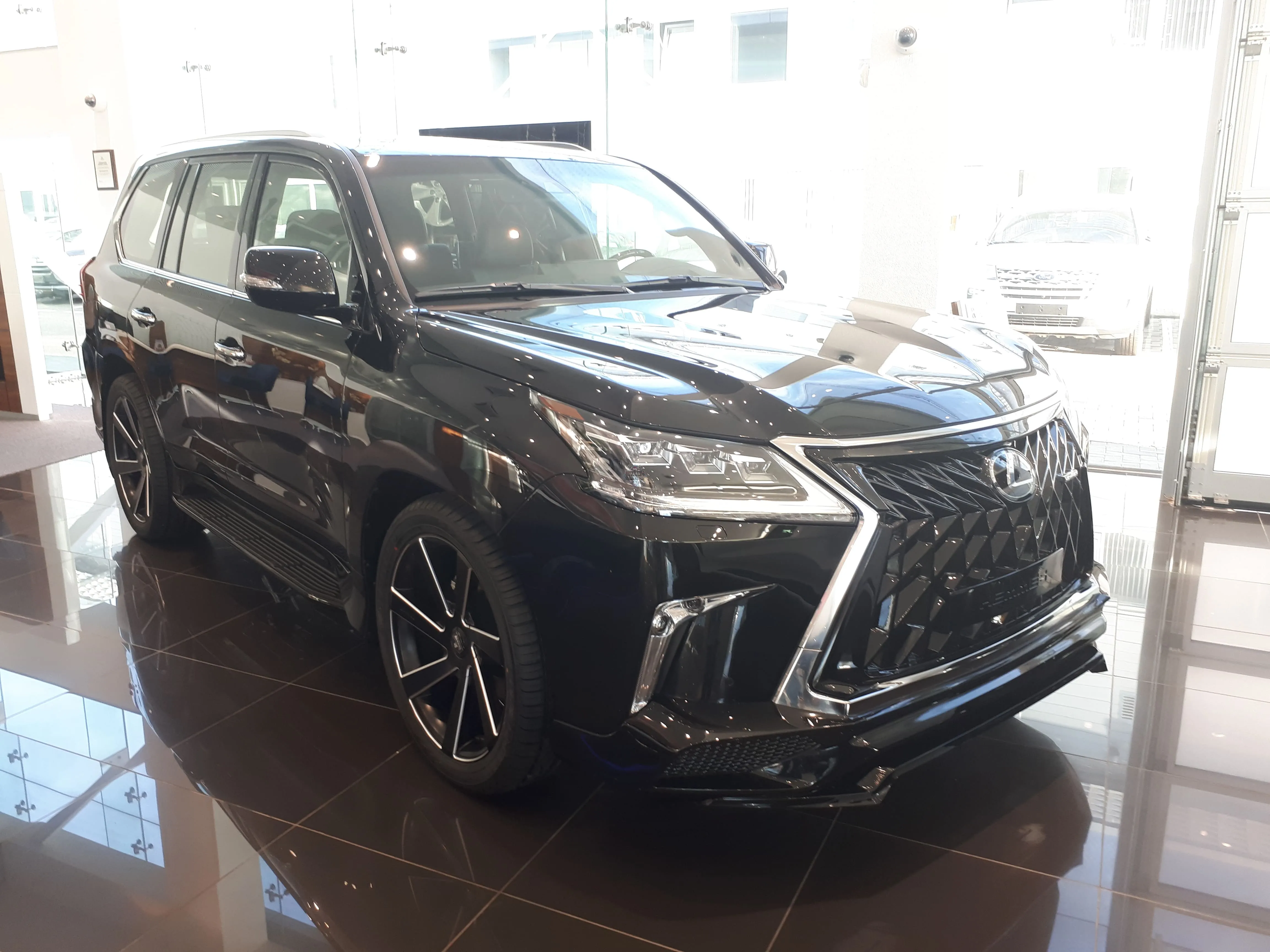 Обвес HEMMES LEXUS LX570/450 2016+ (без выхлопа)