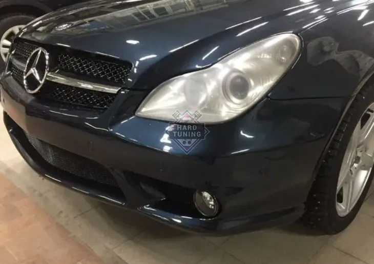 Передний бампер AMG Mercedes CLS-Class C219 (2004-2010)