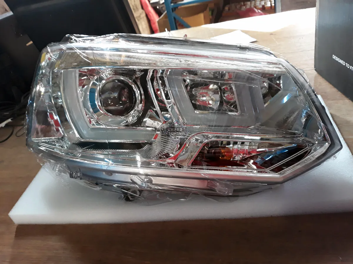 Передние фары Volkswagen T5 (2010-2015) U-LED Light хром
