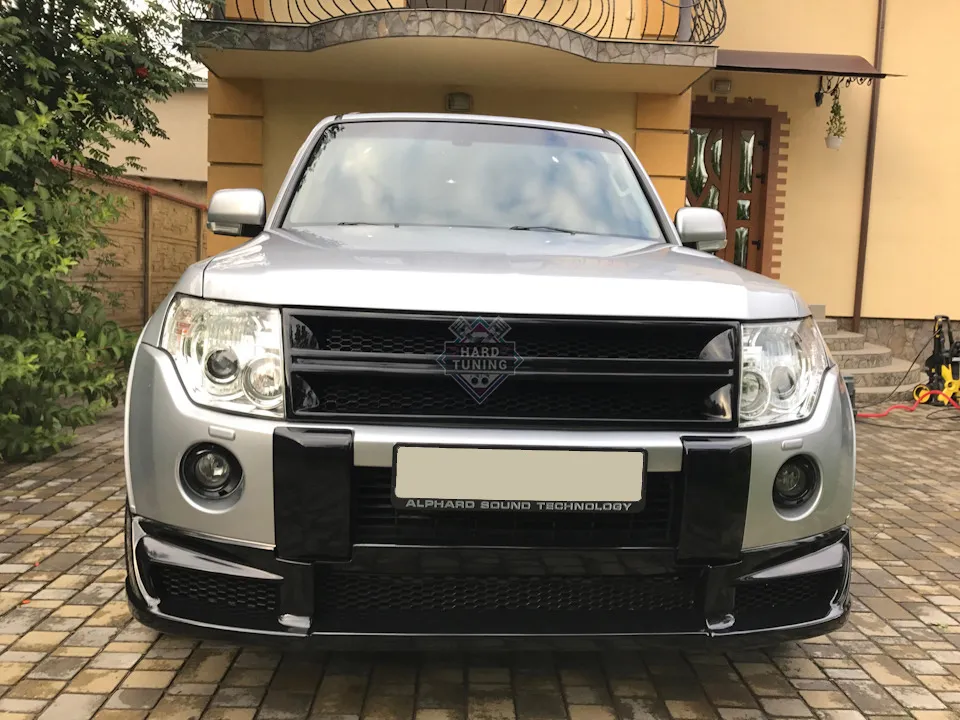 Накладка на передний бампер ROAR Mitsubishi Pajero 4 (2006-2012) ABS пластик