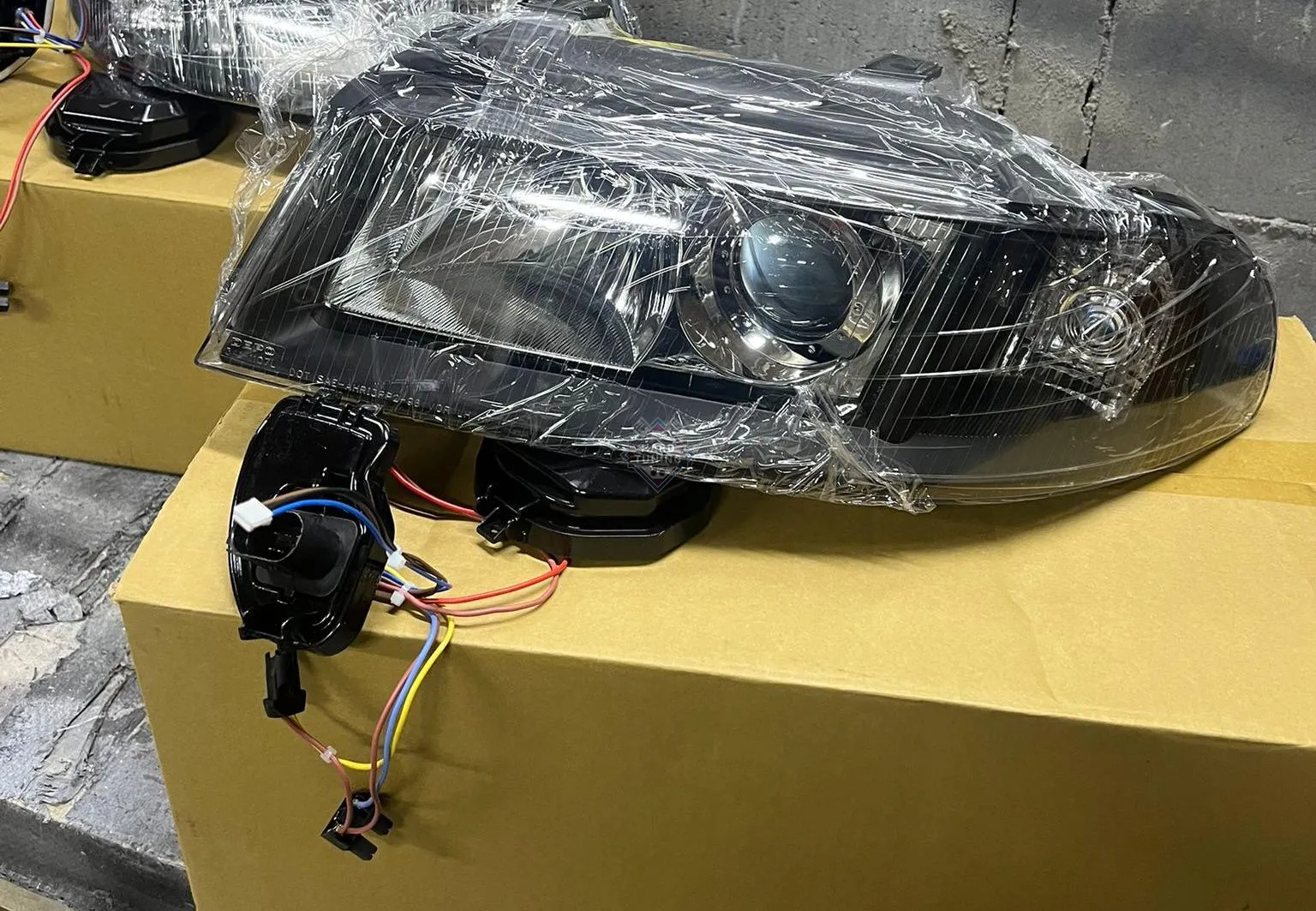 Передние фары AUDI A4 B5 1999-2000 HEADLIGHTS fits черные