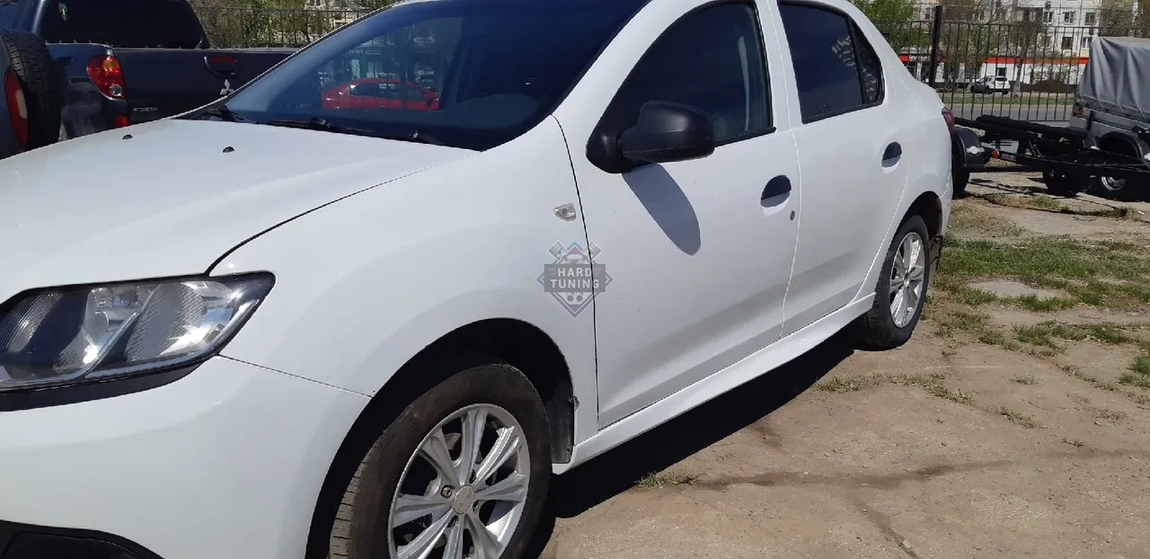 Накладки на пороги для Renault Logan 2 ABS