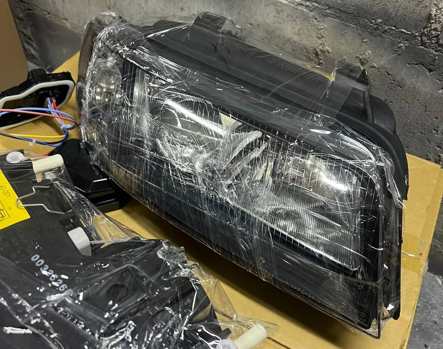 Передние фары AUDI A4 B5 1999-2000 HEADLIGHTS fits черные