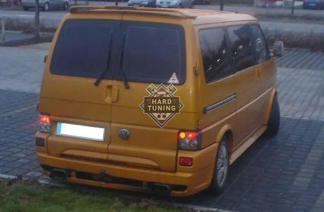 Накладка на заднюю дверь распашонку Volkswagen T4