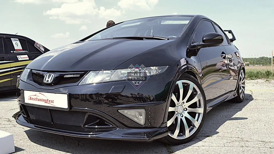 Накладка на передний бампер MUGEN Honda Civic 8 5D