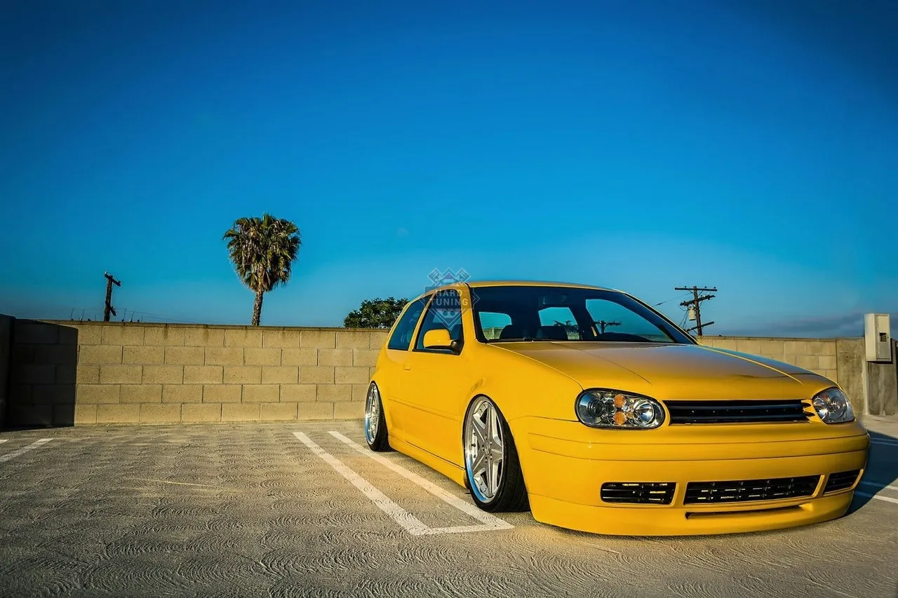 Накладка на передний бампер Anniversary (юбилейная) Volkswagen Golf 4