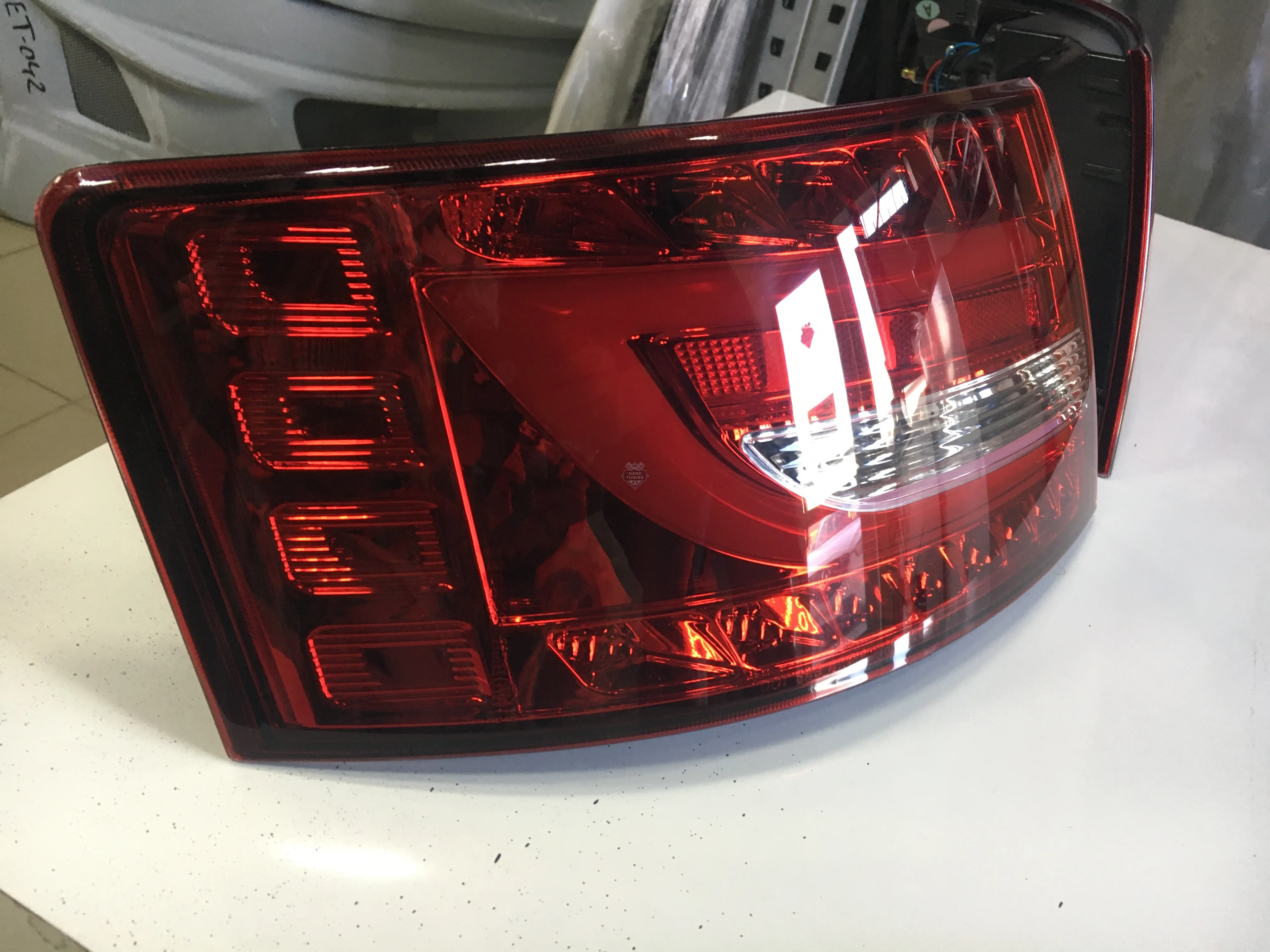 Задние фары AUDI A6 C6 (2005-2008) SEDAN 7PIN LED TAIL LIGHTS fits красно-белые