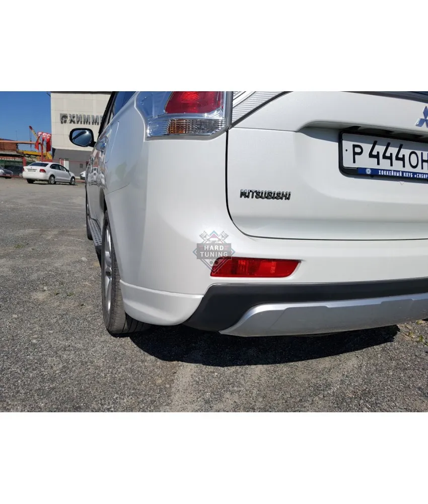 Клыки заднего бампера Mitsubishi Outlander (3rd gen) (2012-2014) Broomer Design