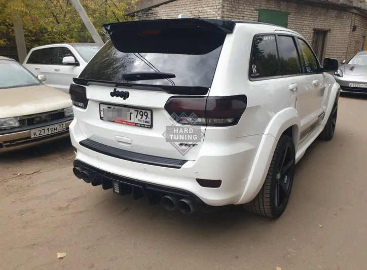 Диффузор заднего бампера REN Jeep Grand Cherokee WK2 со стоп сигналом